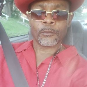 Meet your Posher, Derrick